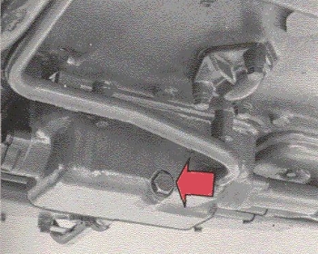 Volvo B10M Mk I THD100 Engine oil drain plug at oil pocket on inspection panel